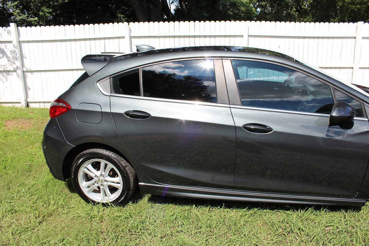 Used 2018 Chevrolet Cruze LT w/ Convenience Package image 5