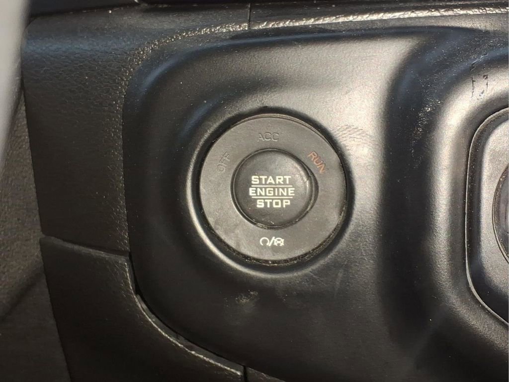 Used 2020 Jeep Wrangler Unlimited Sport image 11