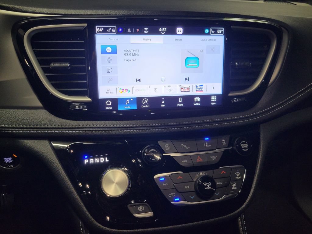 New 2027 Chrysler Pacifica Limited FWD image 8