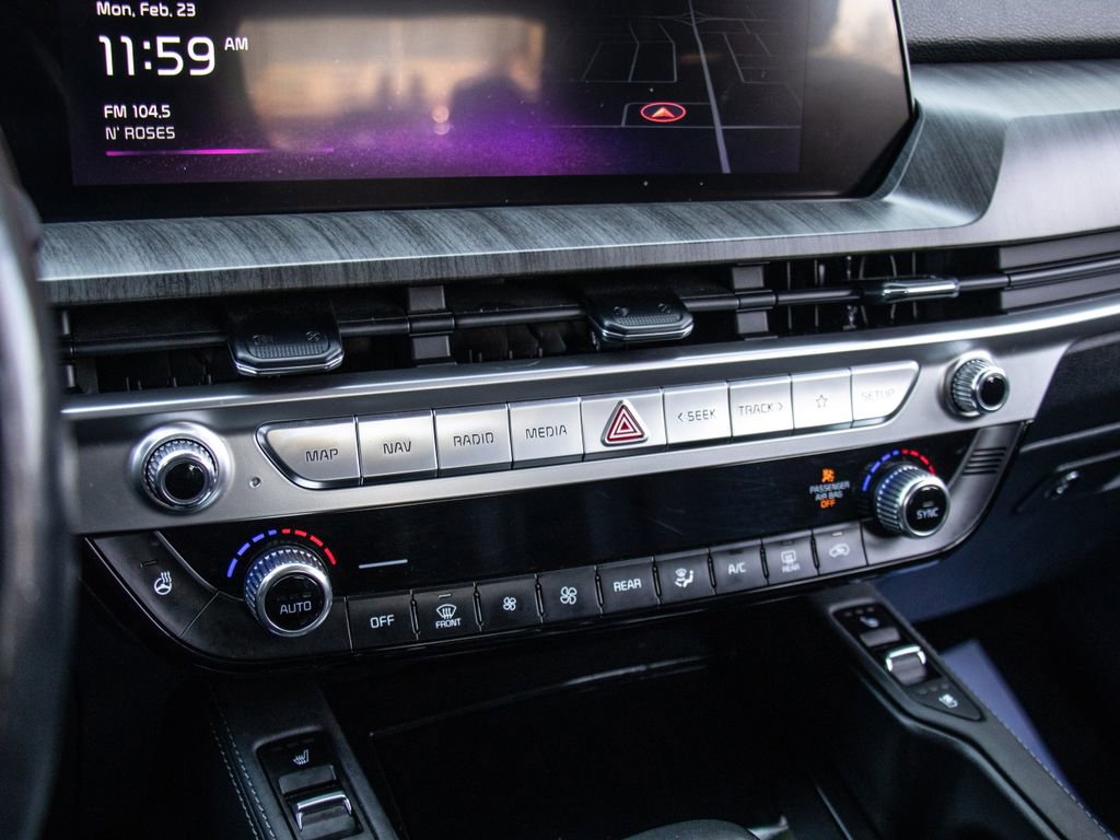 Used 2023 Kia Telluride EX w/ EX Captain's Chair Package image 17