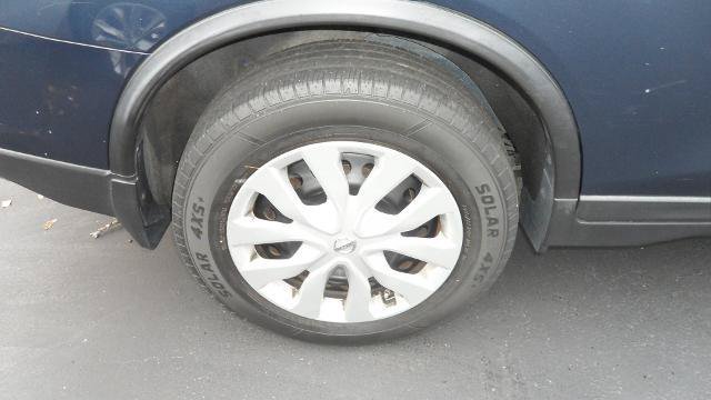 Used 2015 Nissan Rogue S AWD/4WD image 9