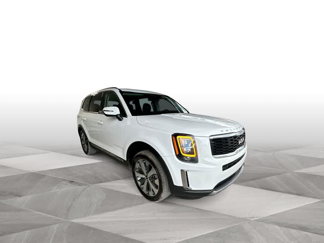 Used 2022 Kia Telluride EX w/ EX Premium Package FWD image 2