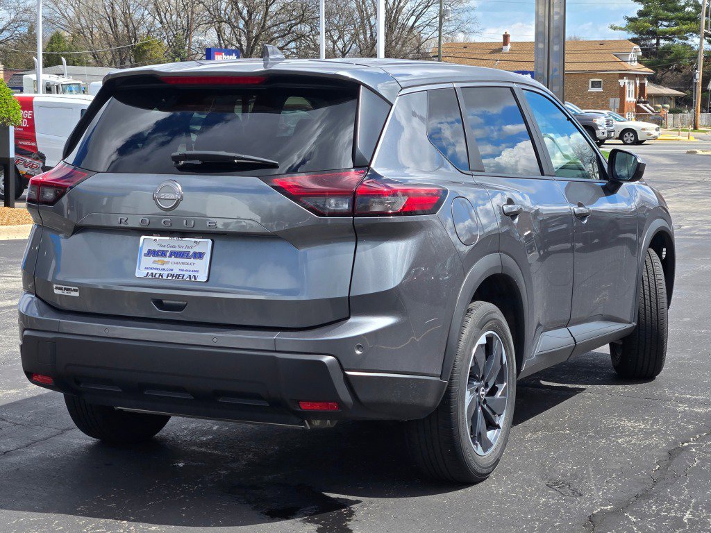 Used 2025 Nissan Rogue SV FWD image 11