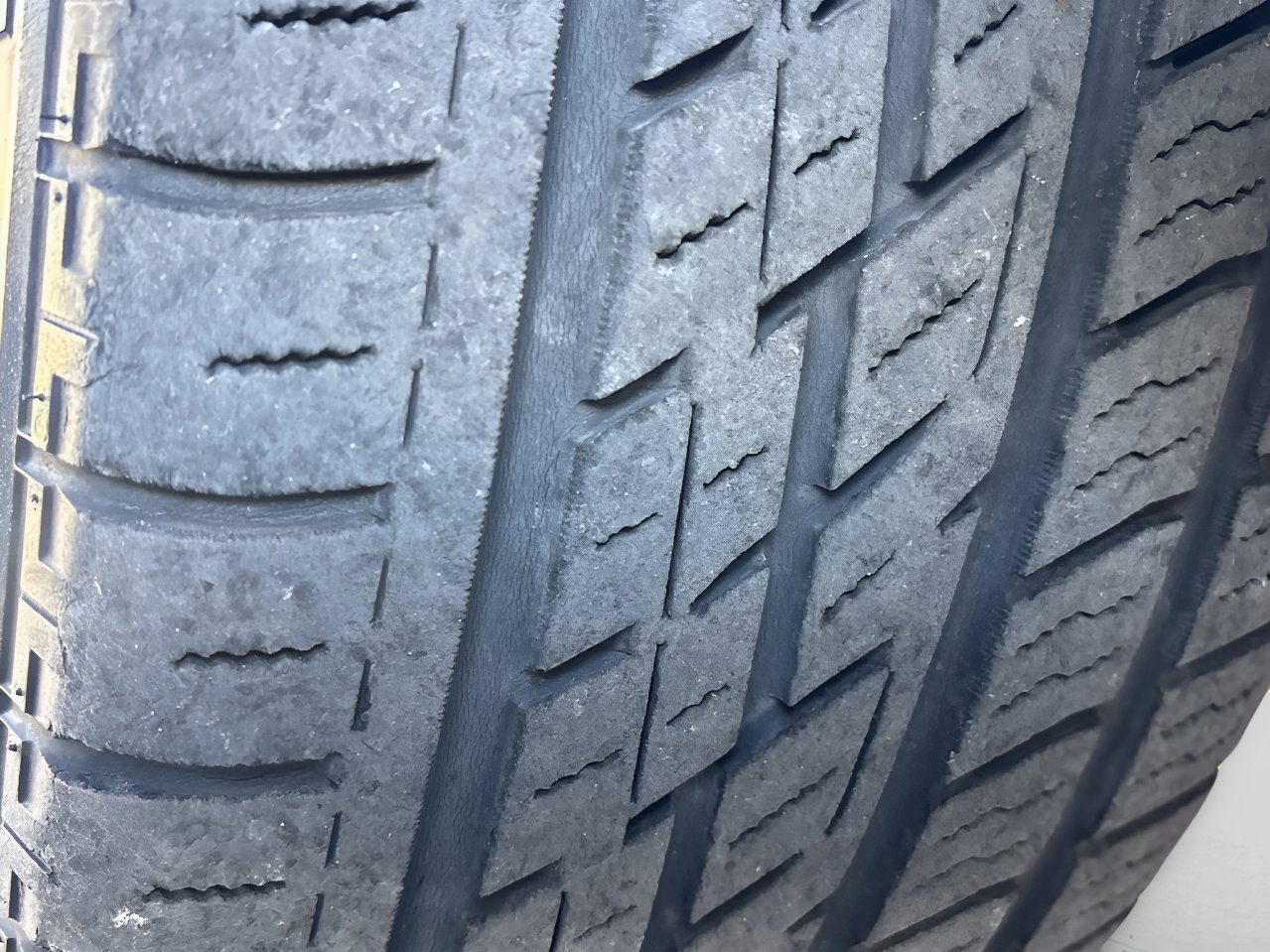 Used 2021 GMC Yukon XL AT4 w/ Technology Package image 37