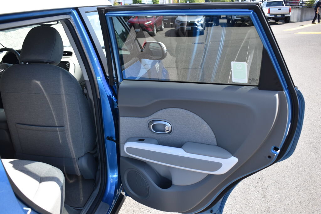 Used 2017 Kia Soul EV FWD image 22