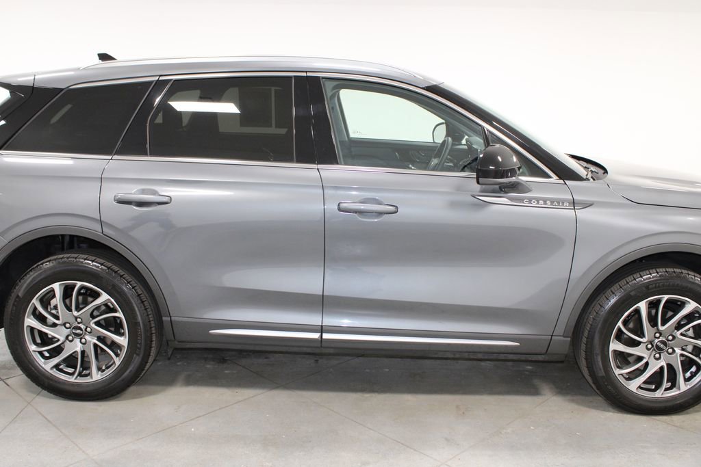 Used 2022 Lincoln Corsair Standard w/ Equipment Group 101A image 10