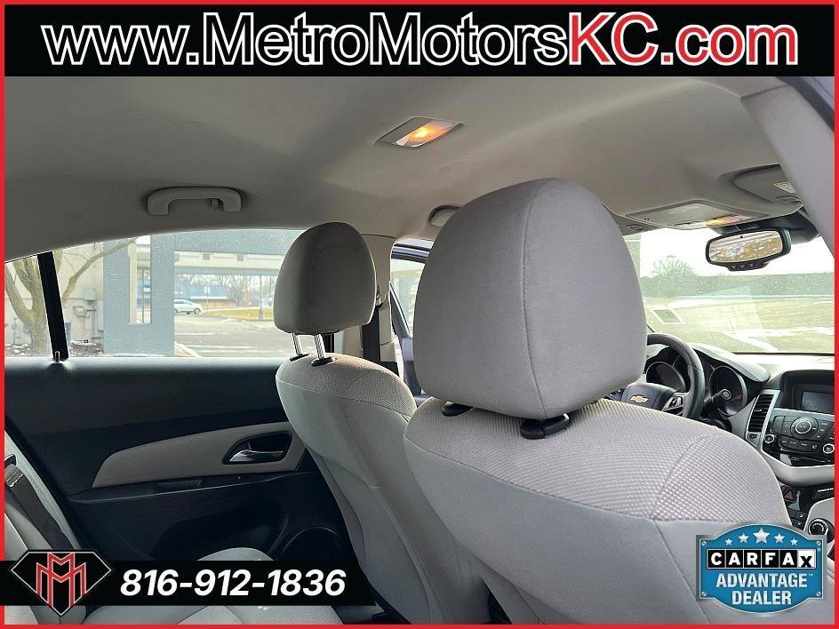 Used 2016 Chevrolet Cruze LT image 36