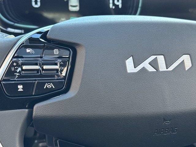 Used 2025 Kia Niro EX Touring FWD image 6