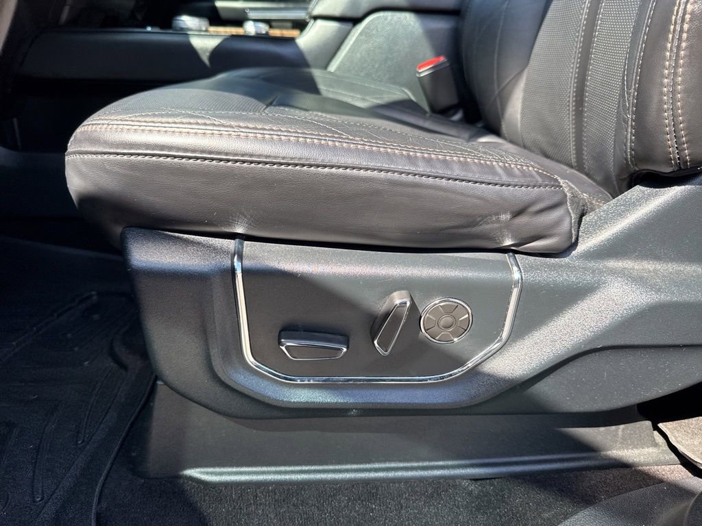 Used 2021 Ford Expedition Platinum image 16