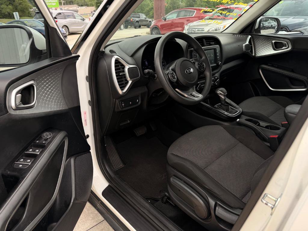 Used 2021 Kia Soul LX FWD image 5