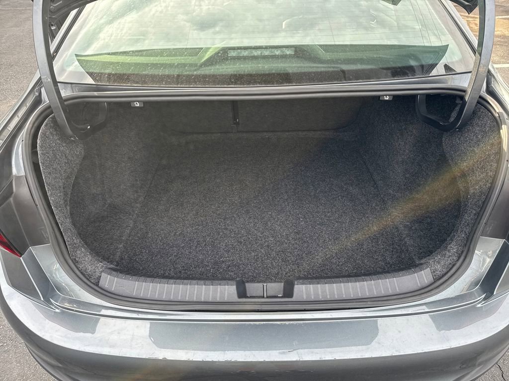 Used 2024 Volkswagen Jetta SE image 26