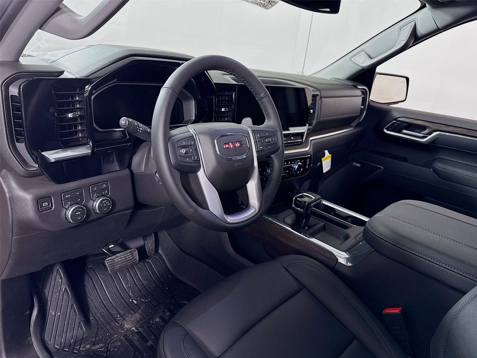 New 2026 GMC Sierra 1500 SLT w/ SLT Premium Plus Package image 4