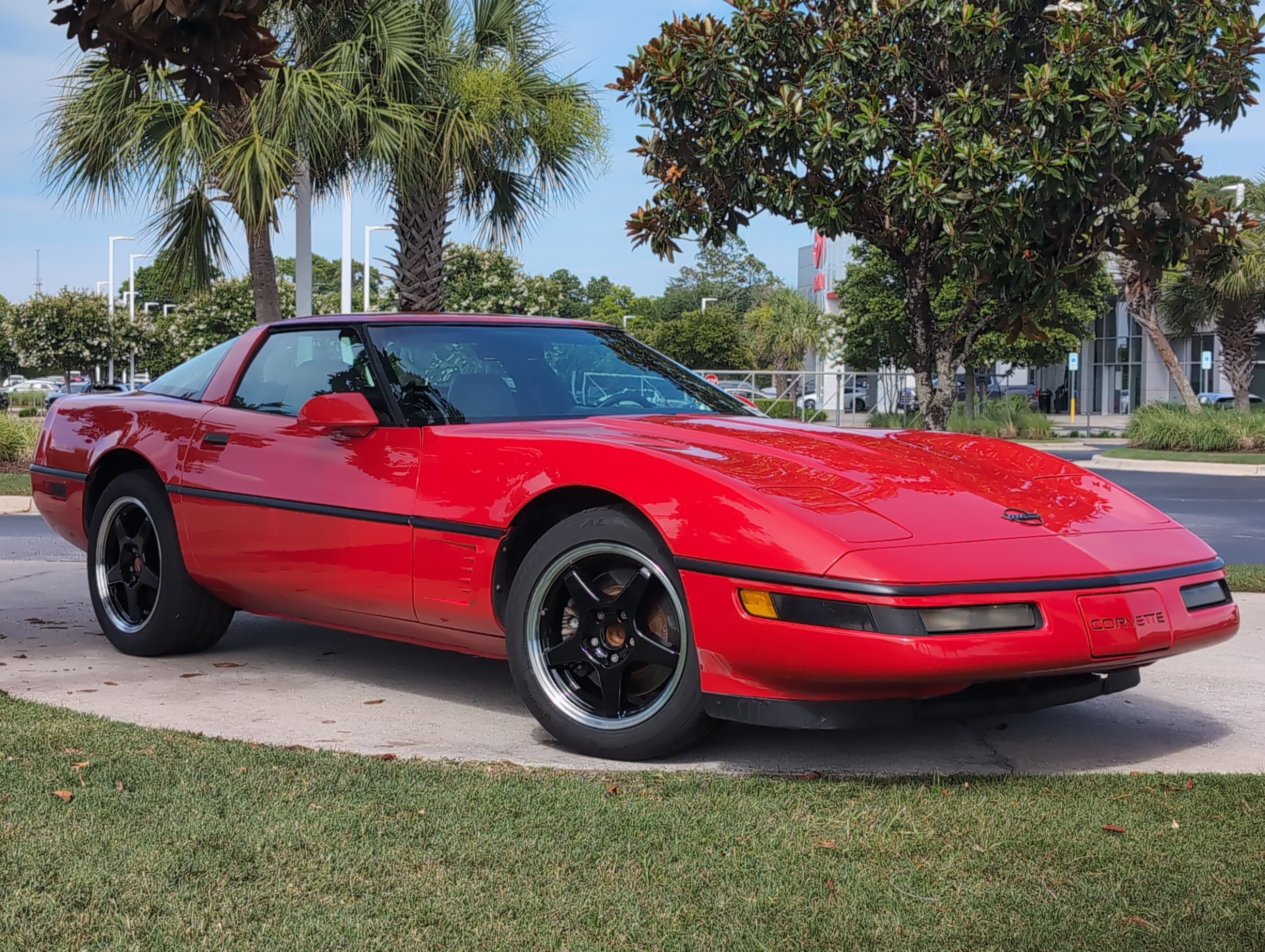 Used 1995 Chevrolet Corvette Coupe RWD image 2