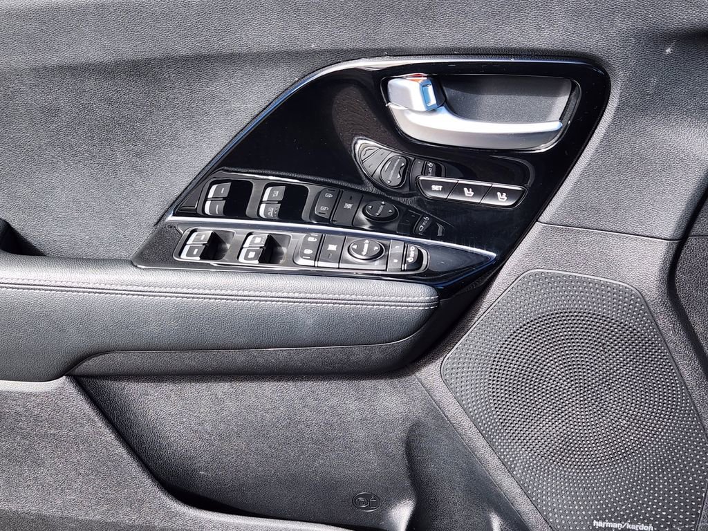 Used 2018 Kia Niro EX Premium image 14