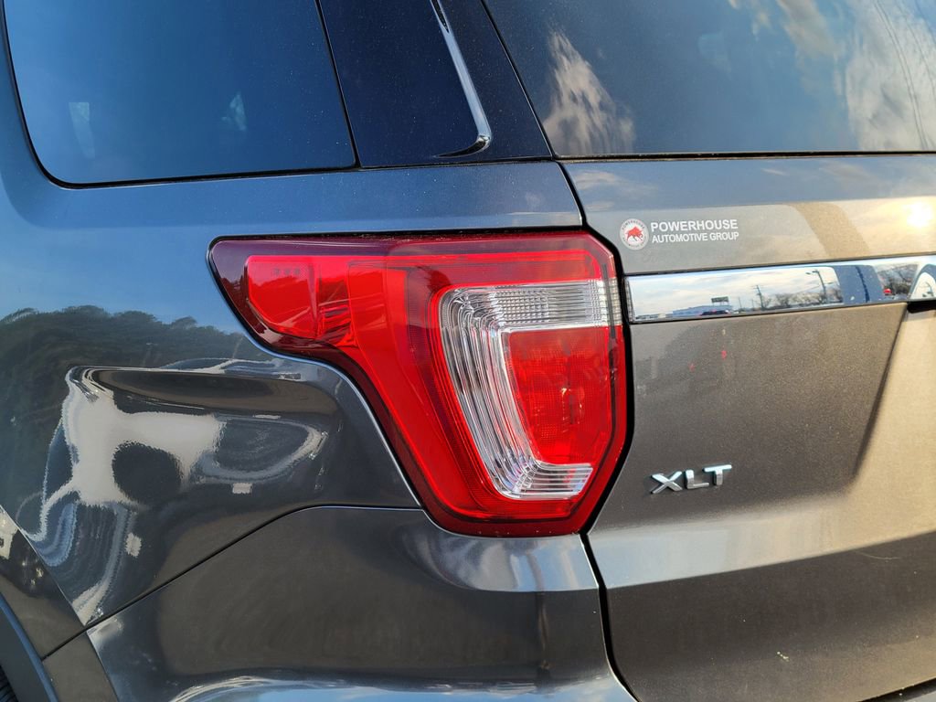 Certified 2017 Ford Explorer XLT w/ Equipment Group 202A image 11
