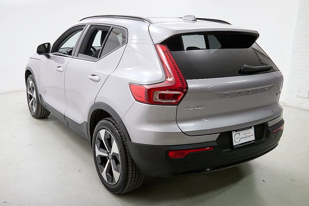New 2026 Volvo XC40 B5 Plus w/ Protection Package Premier image 9