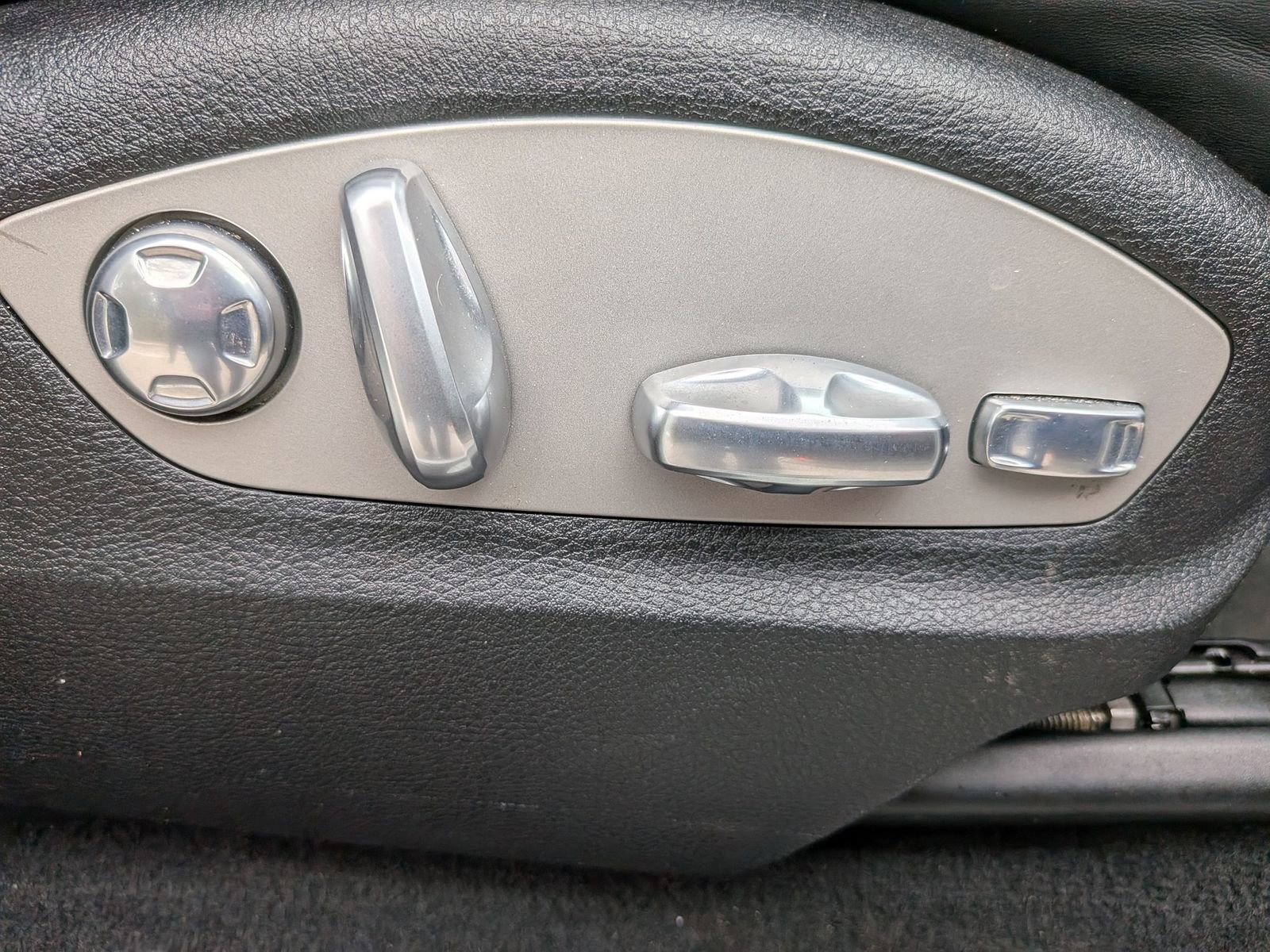 Used 2021 Porsche Macan S image 39