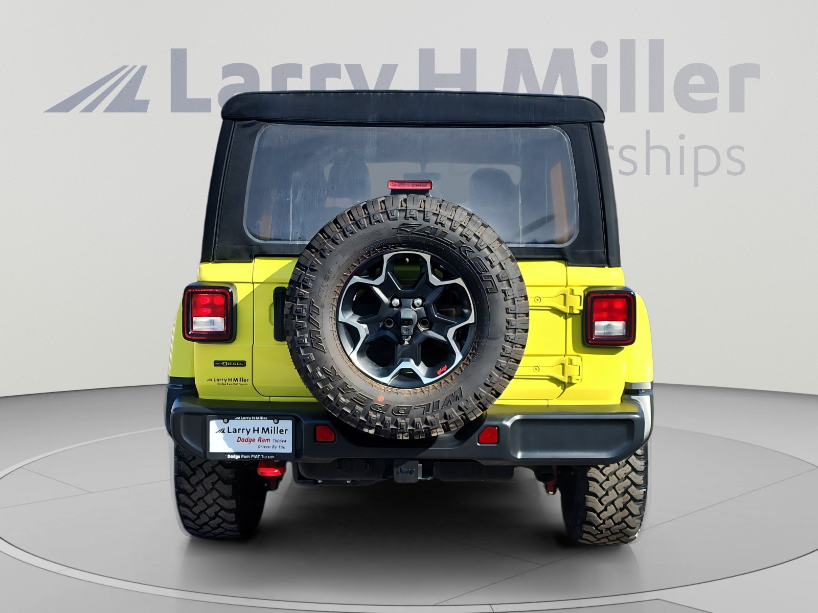 Used 2023 Jeep Wrangler Unlimited Rubicon w/ Cold Weather Group AWD/4WD image 4
