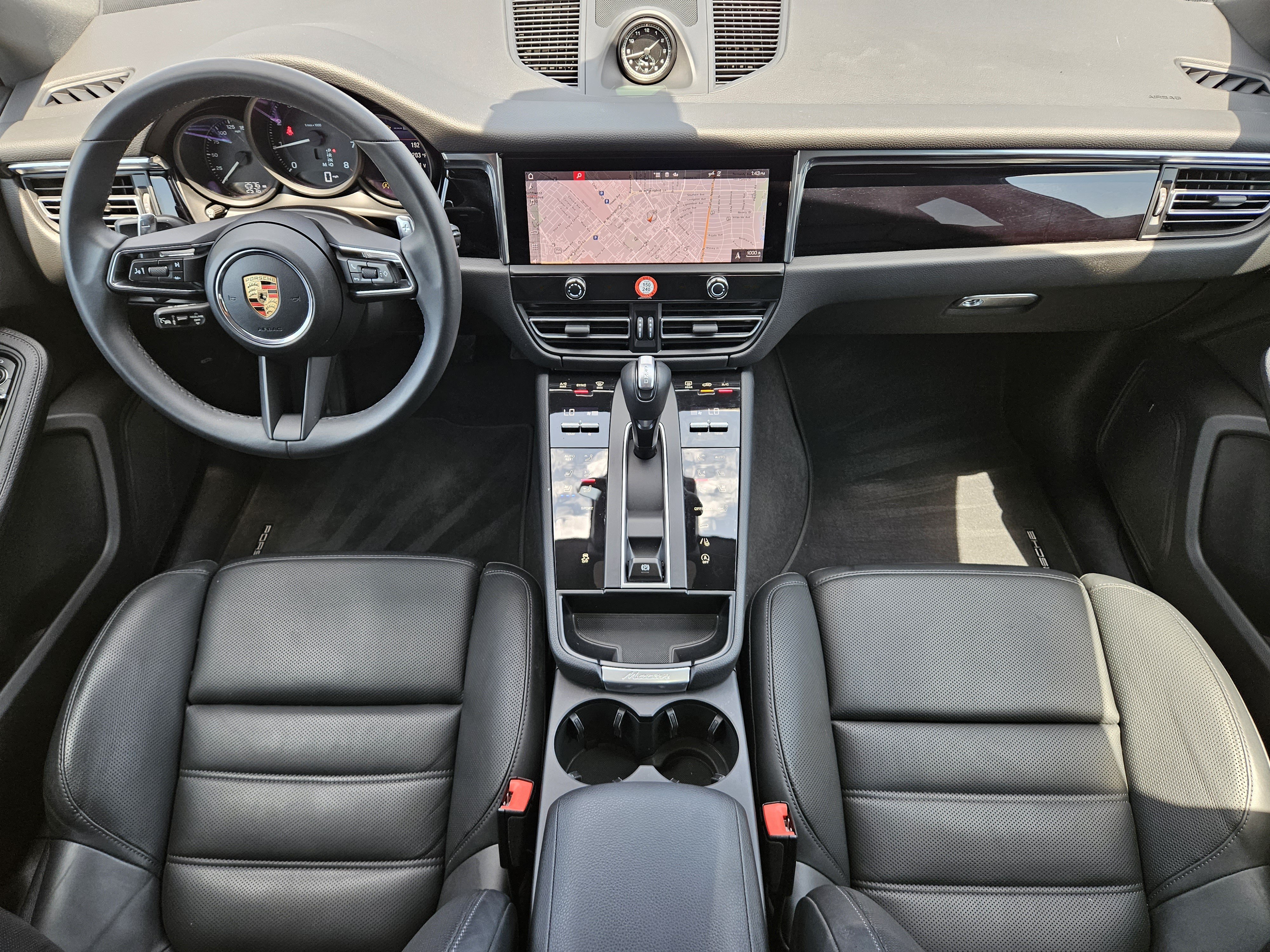 Certified 2026 Porsche Macan AWD/4WD image 24