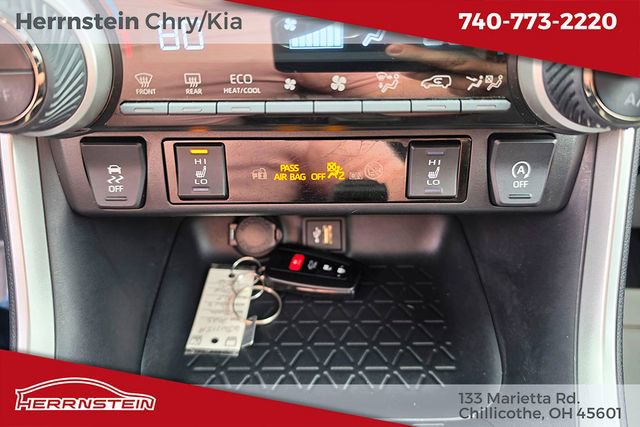Used 2023 Toyota RAV4 XLE w/ Convenience Package image 19