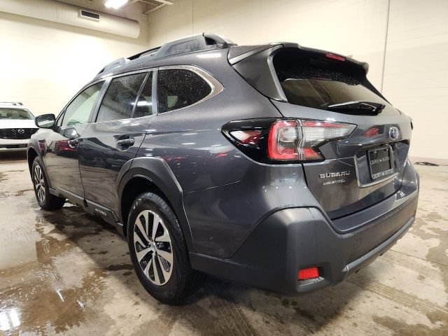 Used 2025 Subaru Outback Premium AWD/4WD image 5
