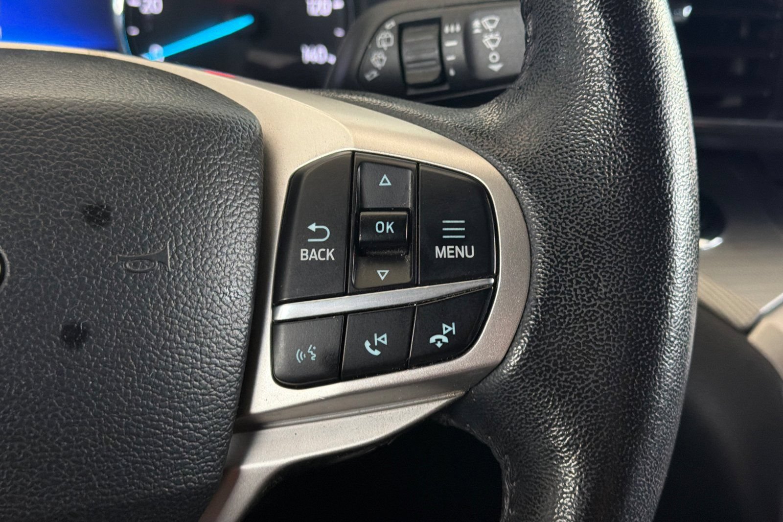 Used 2022 Ford Explorer XLT w/ Equipment Group 202A RWD image 30
