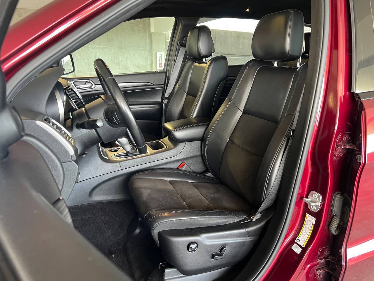 Used 2019 Jeep Grand Cherokee Altitude AWD/4WD image 19