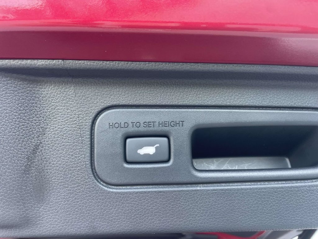 Used 2025 Honda Pilot EX-L image 11