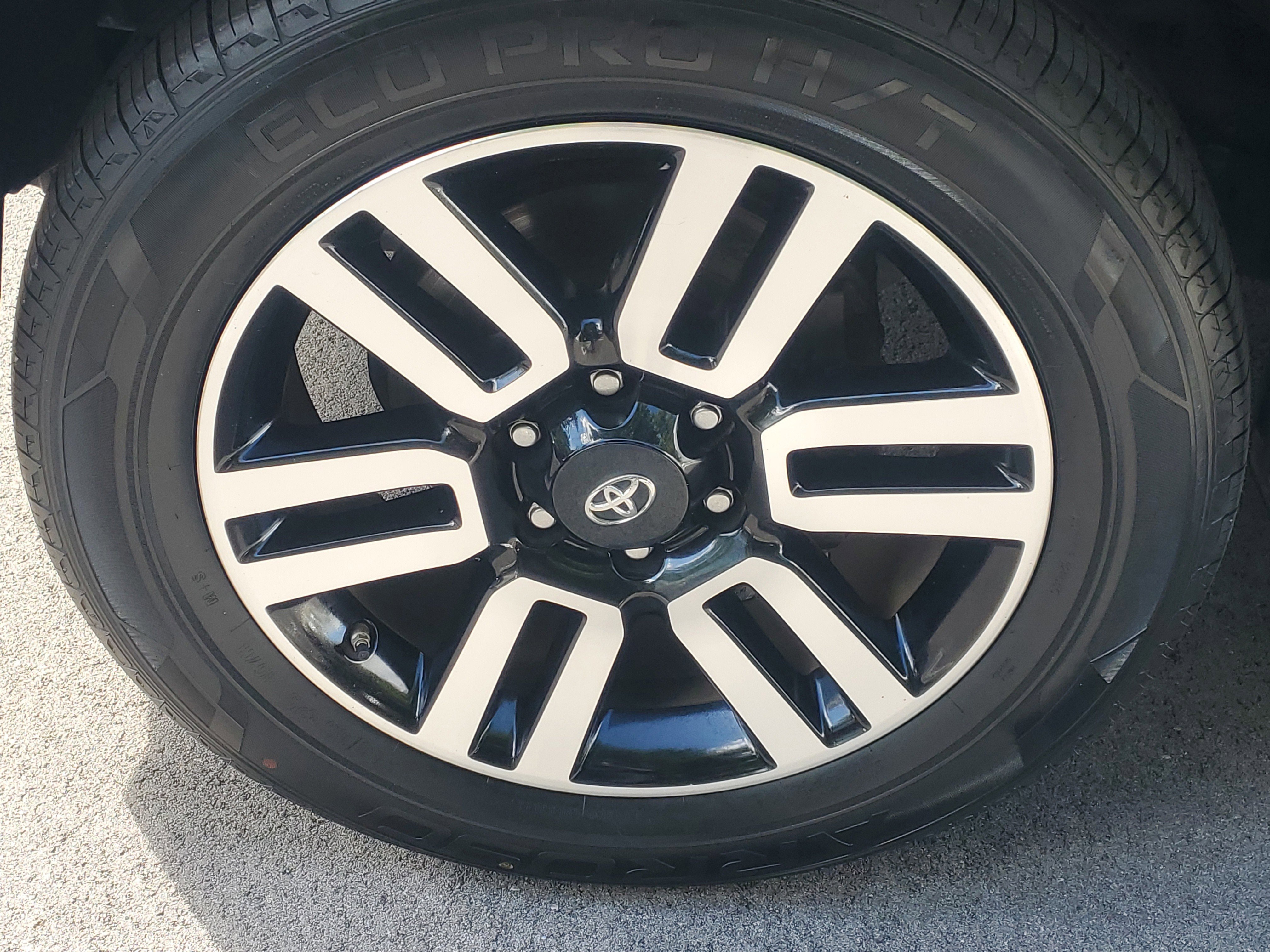 Used 2021 Toyota 4Runner Limited image 4