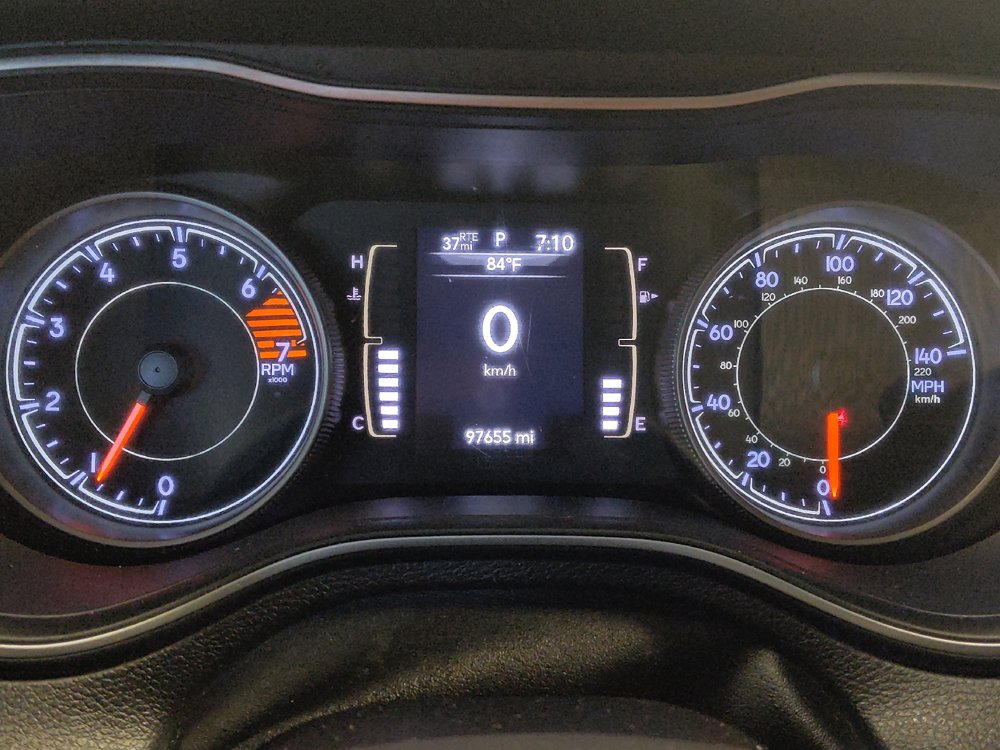 Used 2019 Jeep Cherokee Latitude w/ Popular Appearance Group FWD image 23