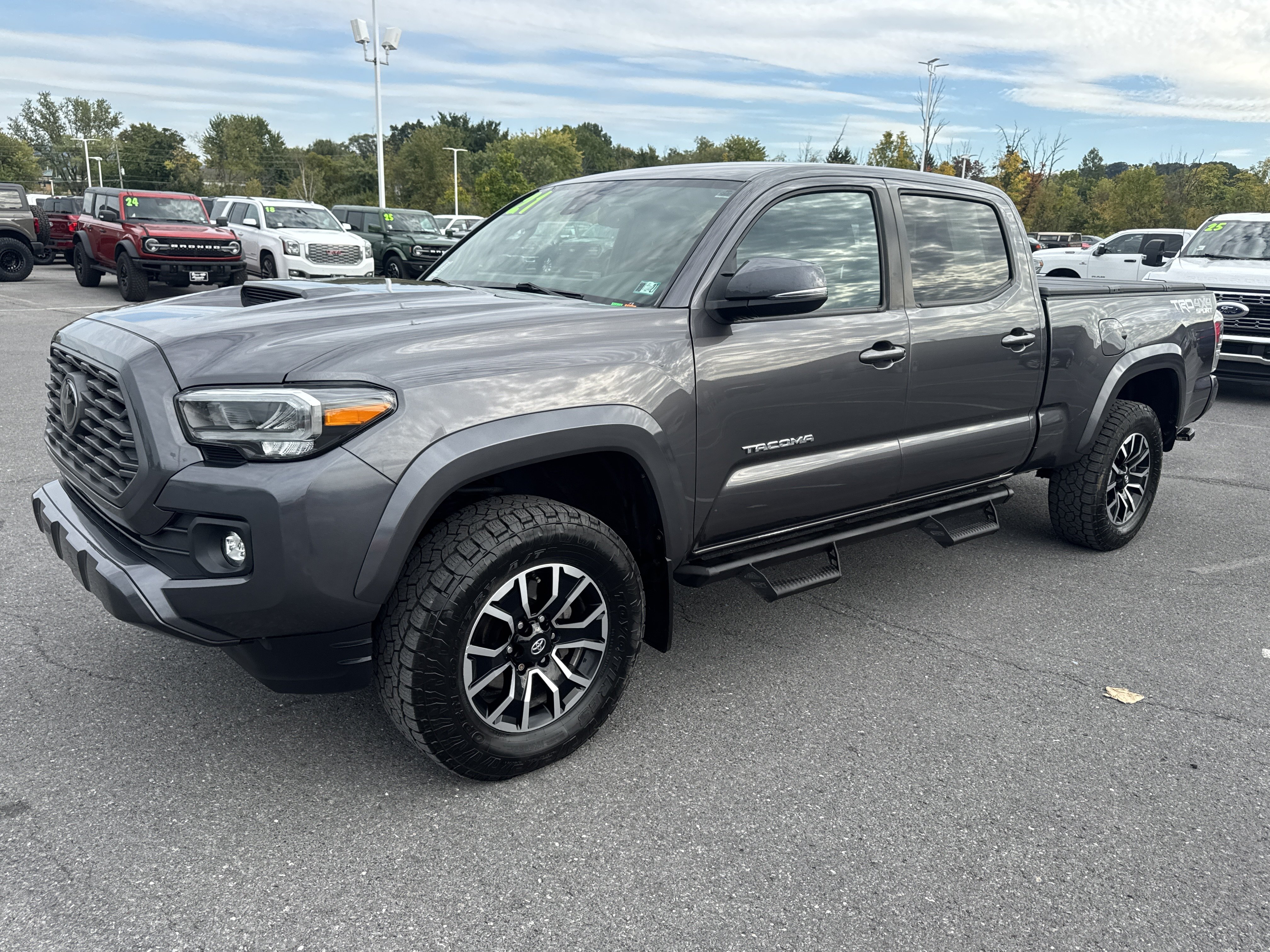 Used 2021 Toyota Tacoma TRD Sport AWD/4WD image 8