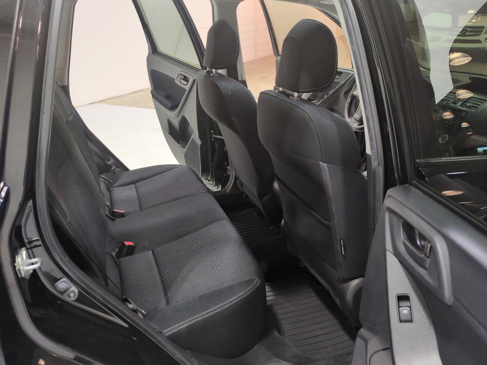 Used 2015 Subaru Forester 2.5i Premium w/ All-Weather Package AWD/4WD image 11