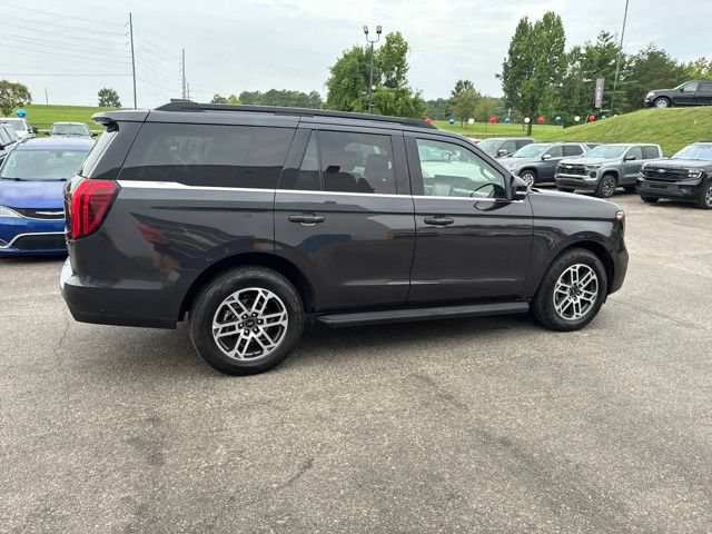 Used 2025 Ford Expedition Active AWD/4WD image 24