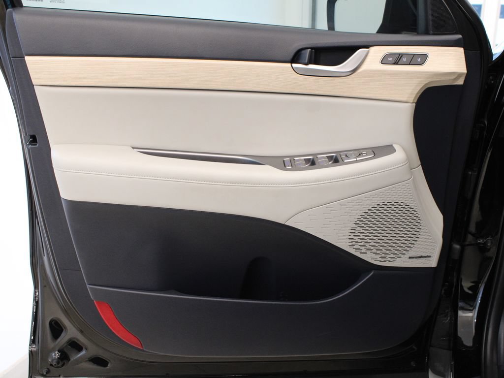 Used 2023 Hyundai Palisade Calligraphy w/ Winter Package FWD image 11