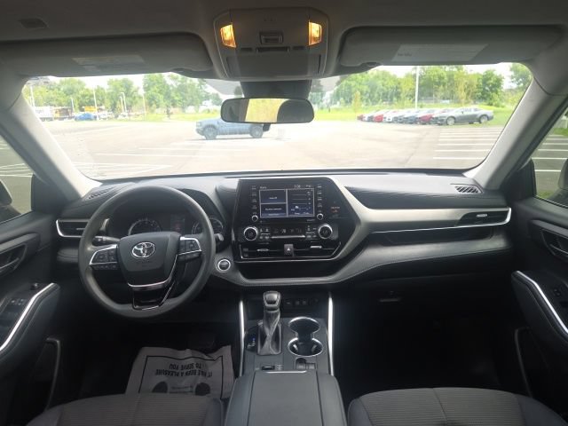 Used 2021 Toyota Highlander L FWD image 20