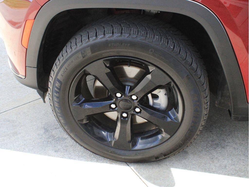 Certified 2023 Jeep Grand Cherokee L Laredo AWD/4WD image 38