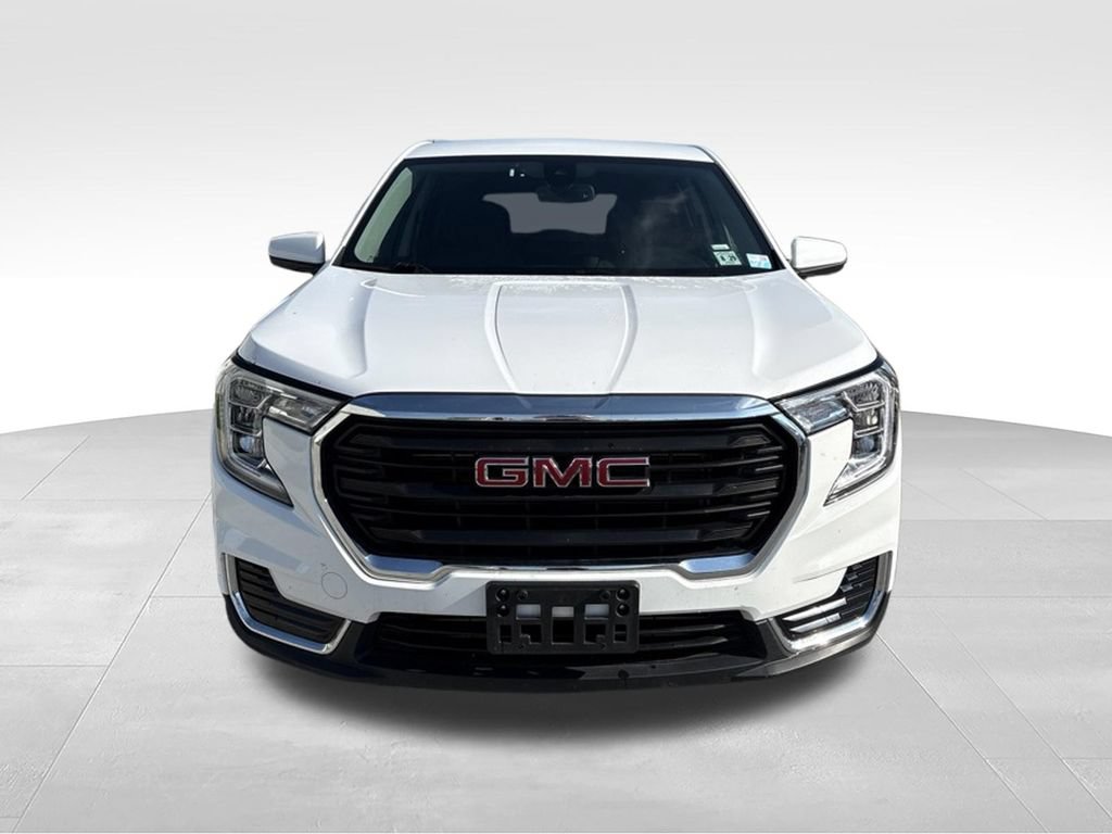 Used 2024 GMC Terrain SLE AWD/4WD image 2