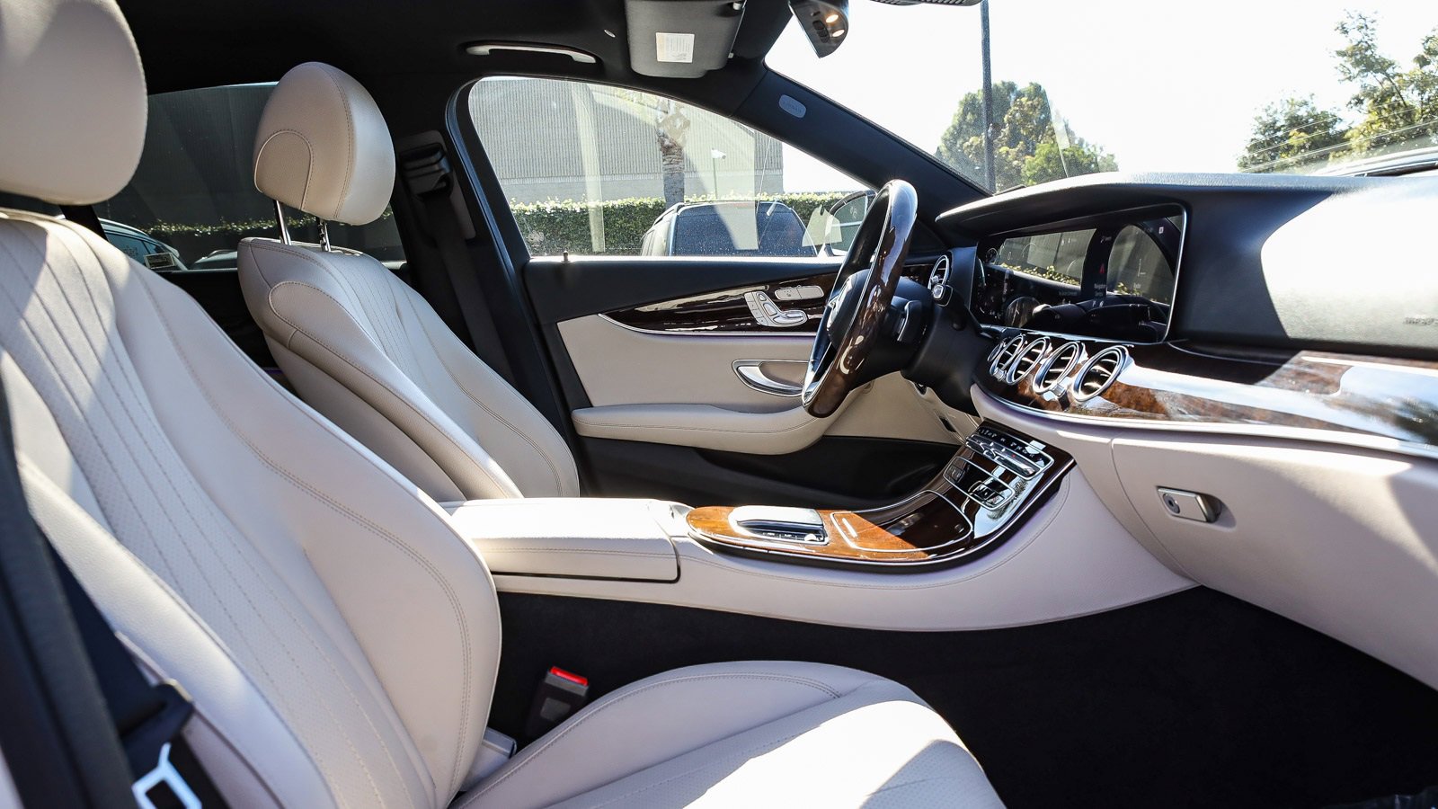 Used 2022 Mercedes-Benz E 350 Sedan w/ Driver Assistance Package image 17