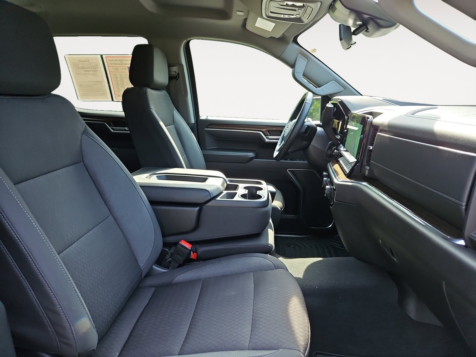 Used 2025 Chevrolet Silverado 1500 LT image 15