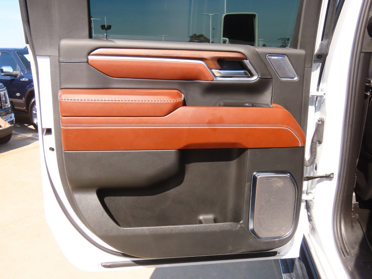 Used 2024 GMC Sierra 3500 Denali Ultimate AWD/4WD image 19