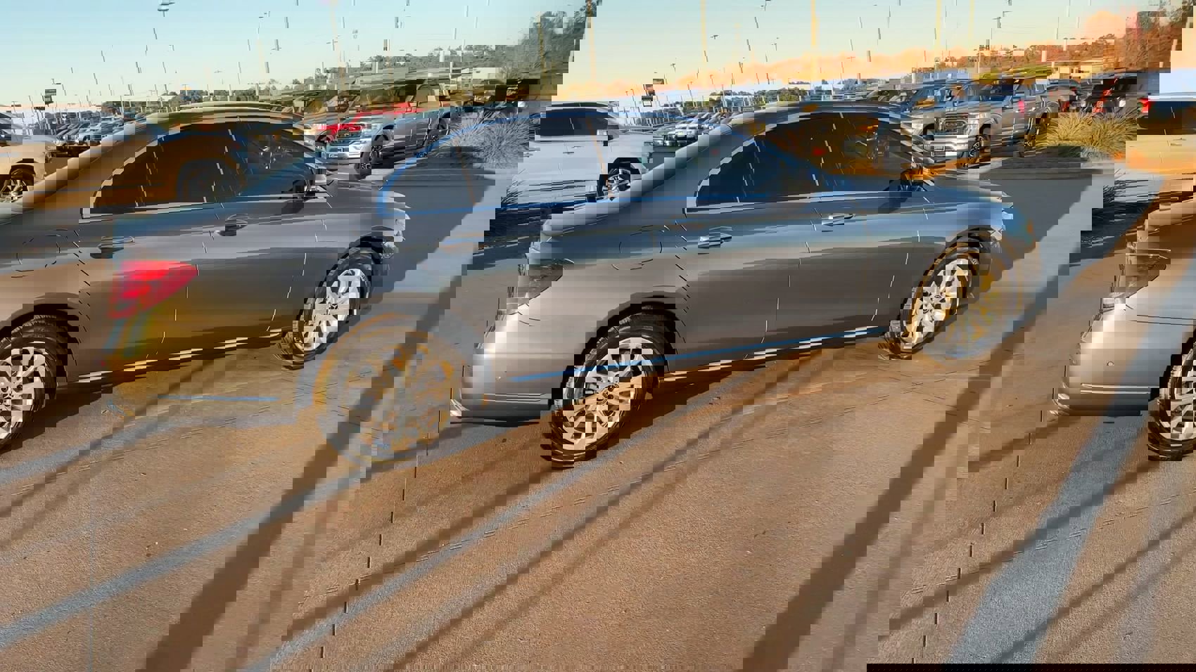 Used 2018 Mercedes-Benz E 300 4MATIC image 9