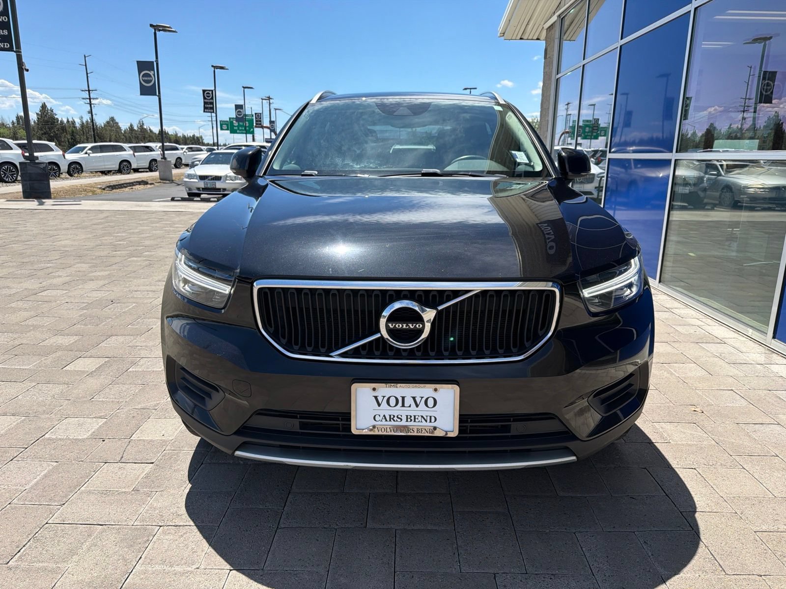 Used 2020 Volvo XC40 T5 Momentum w/ Protection Package Premier AWD/4WD image 3