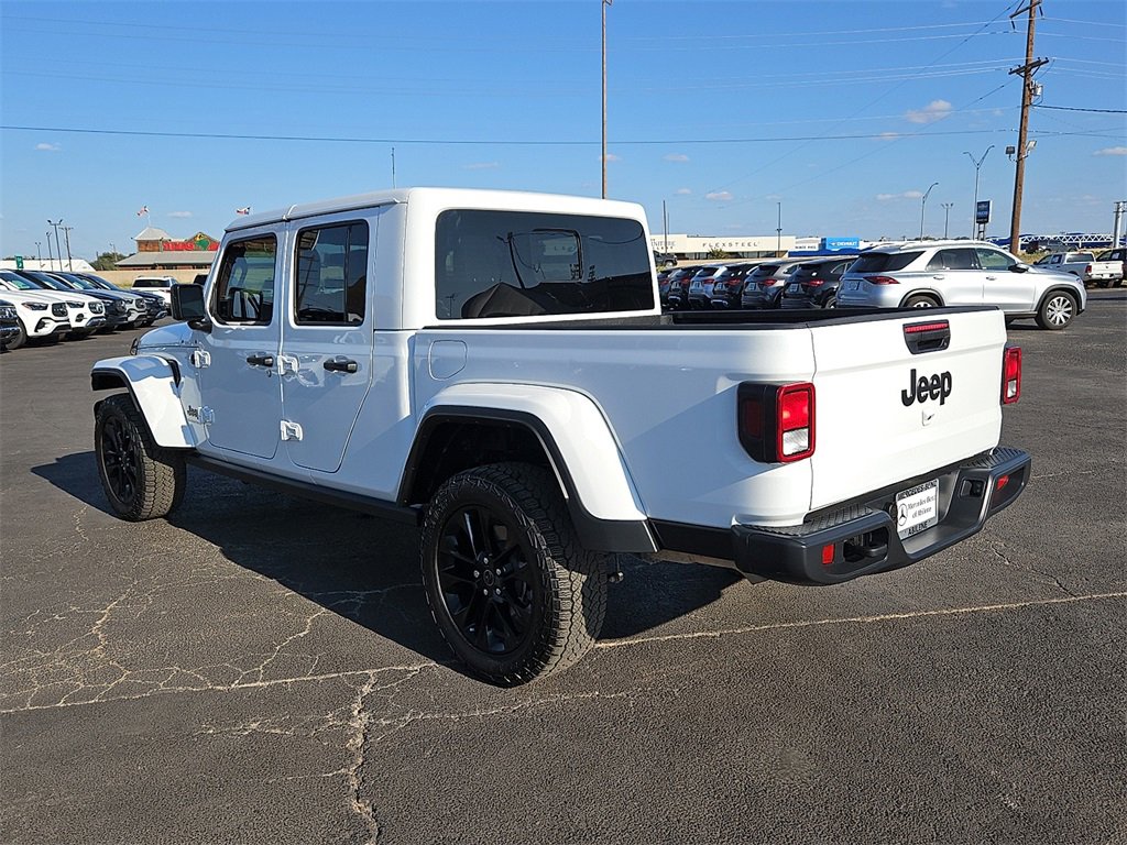 Used 2024 Jeep Gladiator Sport image 4