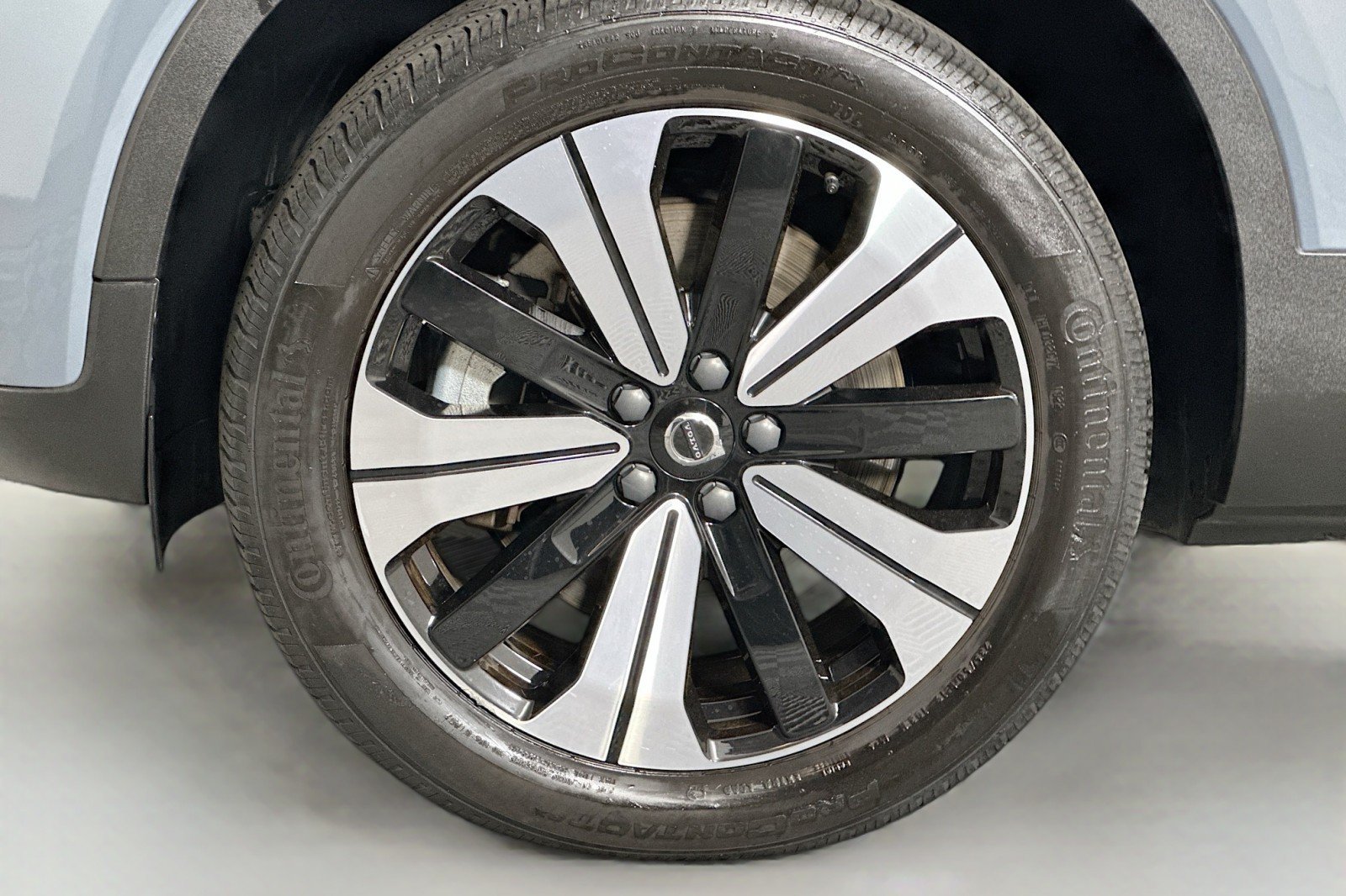 Used 2023 Volvo XC40 Recharge Core AWD/4WD image 11