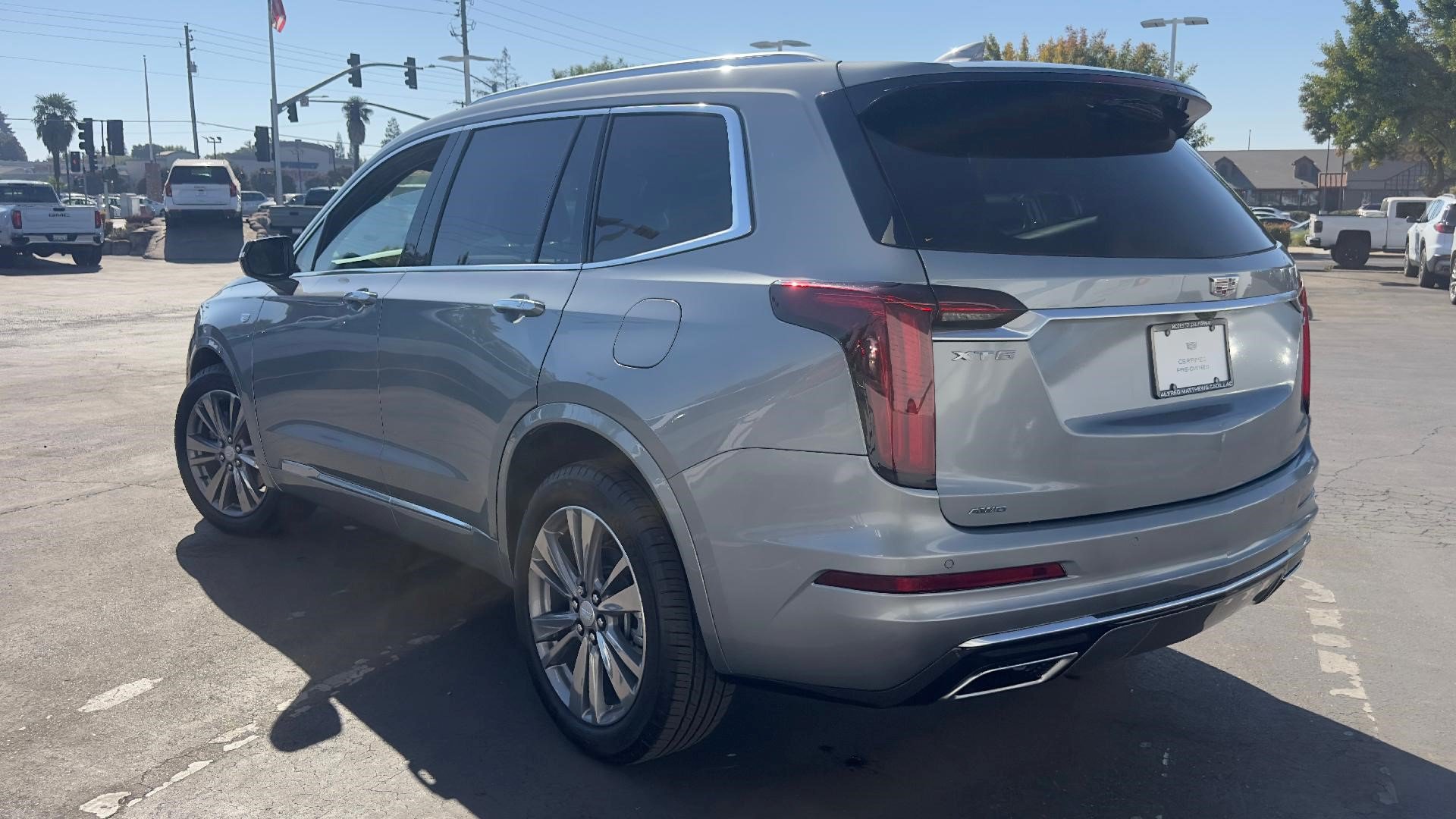 Certified 2025 Cadillac XT6 Premium Luxury AWD/4WD image 9