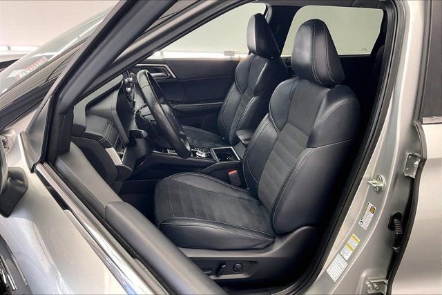 Used 2023 Mitsubishi Outlander SE AWD/4WD image 17