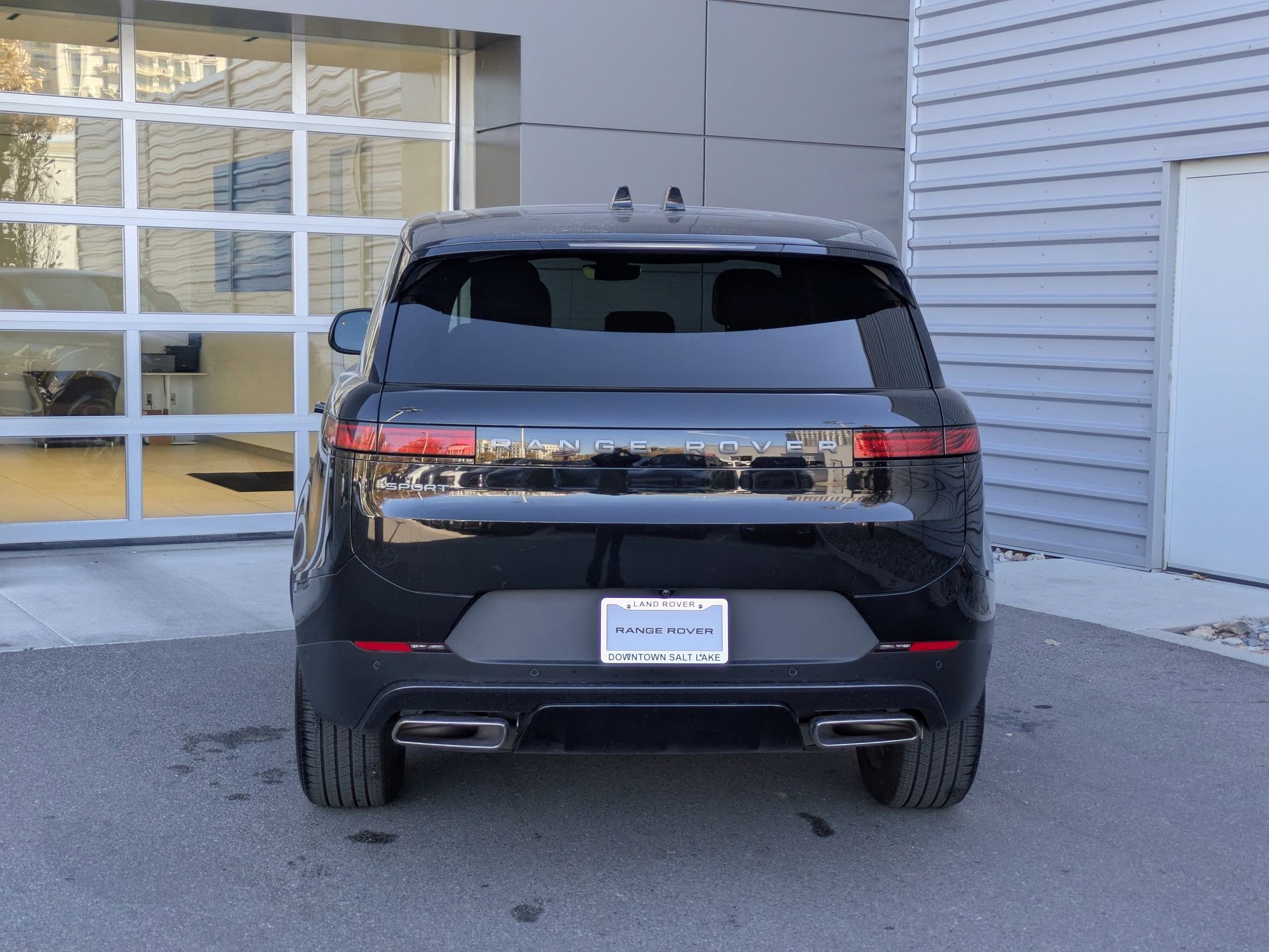 Used 2025 Land Rover Range Rover Sport image 5