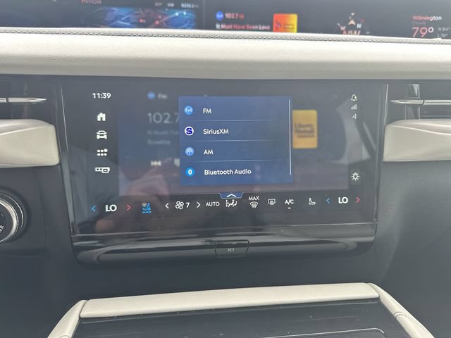 Certified 2025 Lincoln Navigator L Reserve AWD/4WD image 17