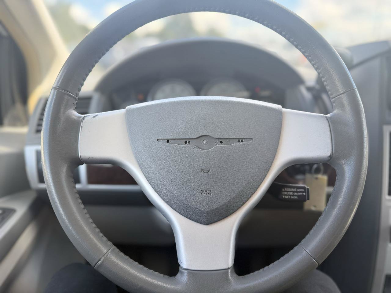Used 2010 Chrysler Town & Country Touring FWD image 38