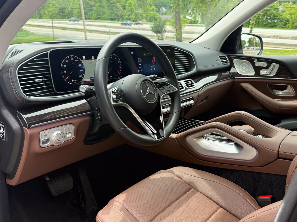 Used 2026 Mercedes-Benz GLS 450 4MATIC image 11